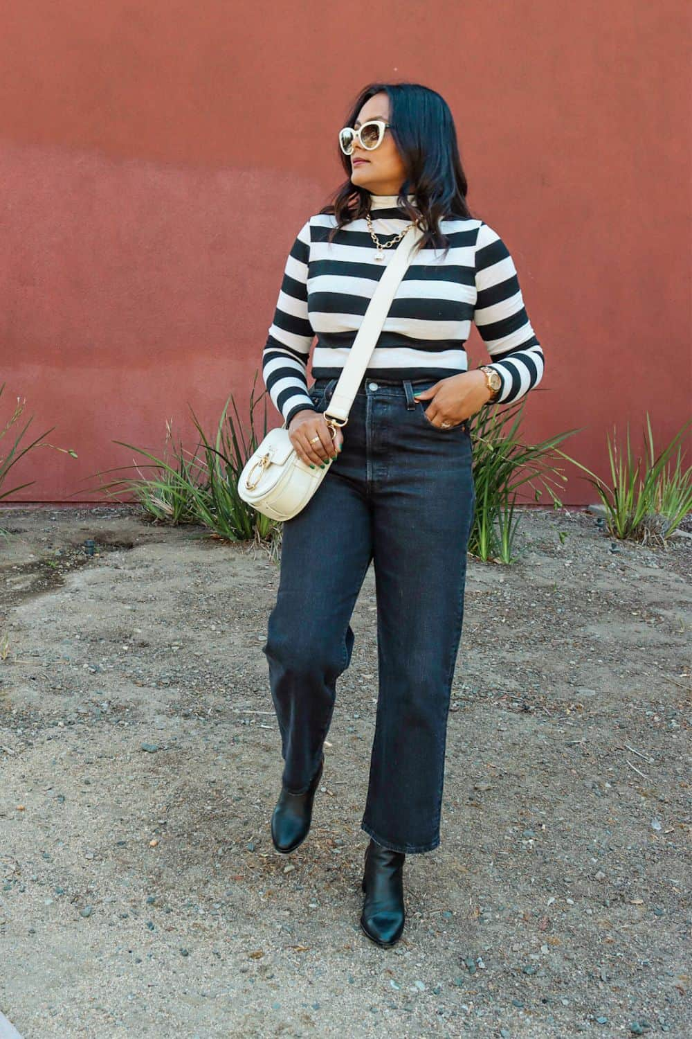 How to Wear Ankle Boots with Straight Leg Jeans Effortlessly
