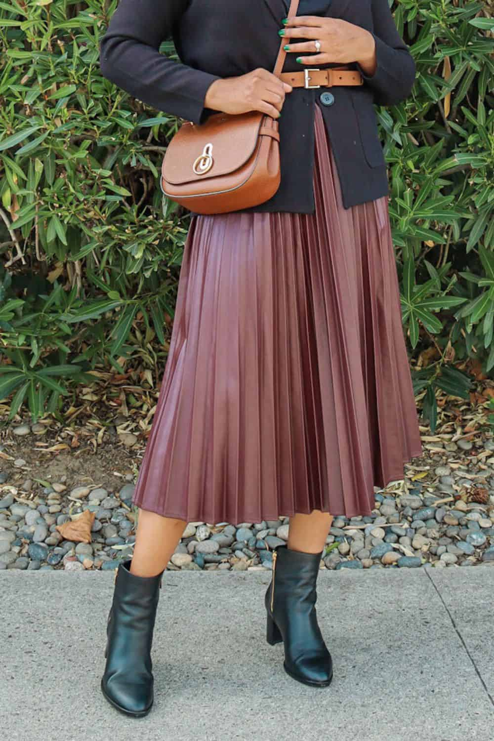 What to Wear with Leather Pleated Skirt, Outfits for Every Occassion