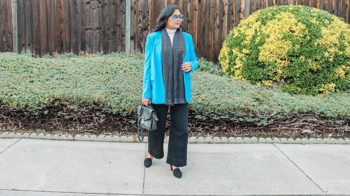 Classic Women's Black Loafers to Elevate Your Work Outfit - Blog Banner