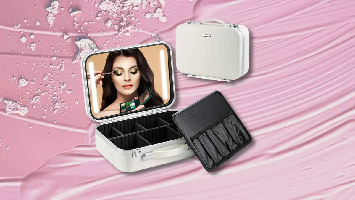 Best Travel Makeup Bag with Mirror Perfect To Use Anywhere - Blog Banner