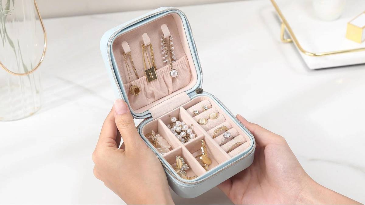 Best Jewelry Organizers For Safe Keep On A Long Trip - Blog Banner