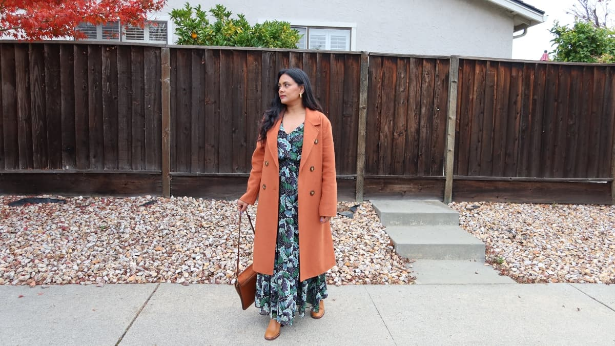 Best Styles Of Coats To Wear With Dresses To Elevate Them - Blog Banner
