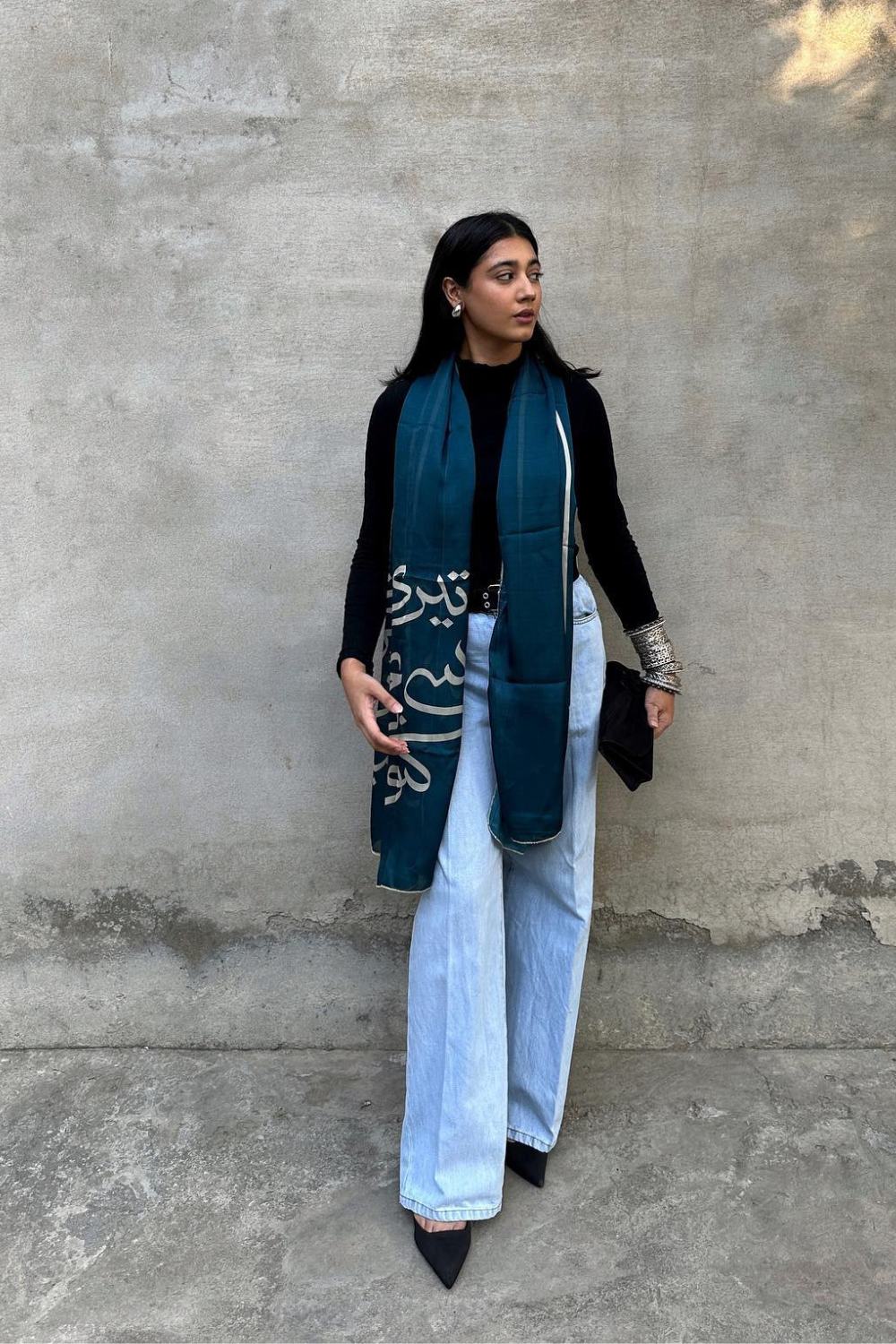 wear a wool scarf over sweater - outfit 1