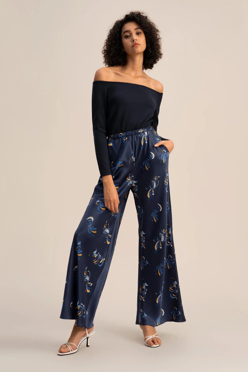what to wear on a boat cruise party - Printed silk pants with off shoulder top