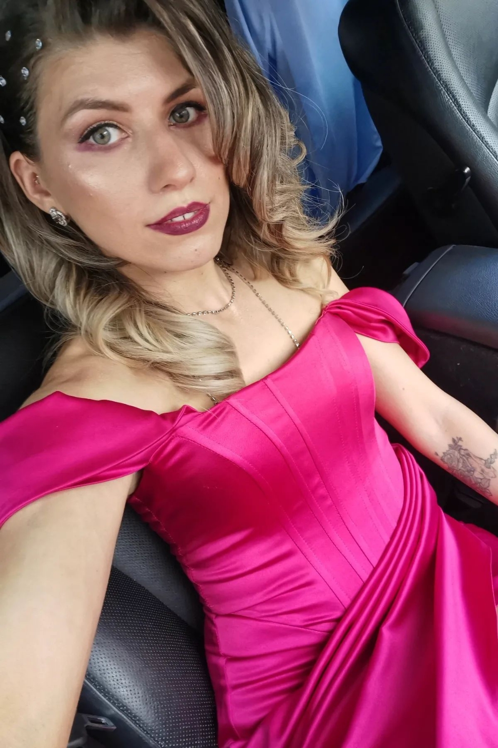 Plum Lipstick with hot pink outfit