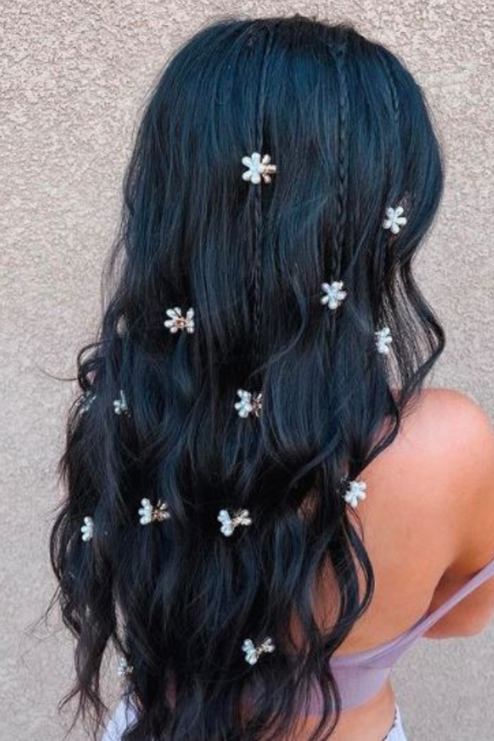 Music festival hairstyle - mini braids and flowers