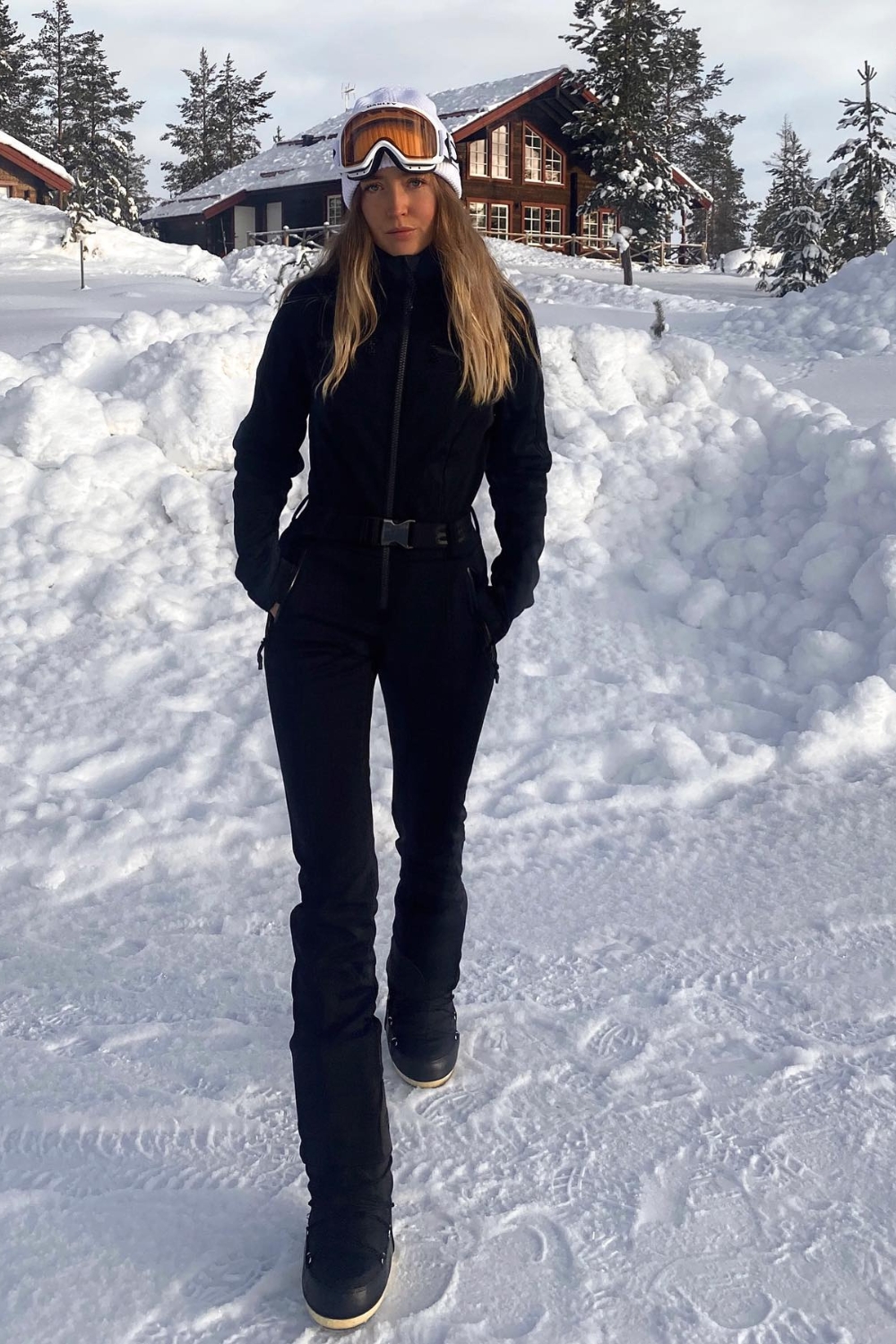 Ski Outfit Ideas - All Black Ski Suit And Snow Boots
