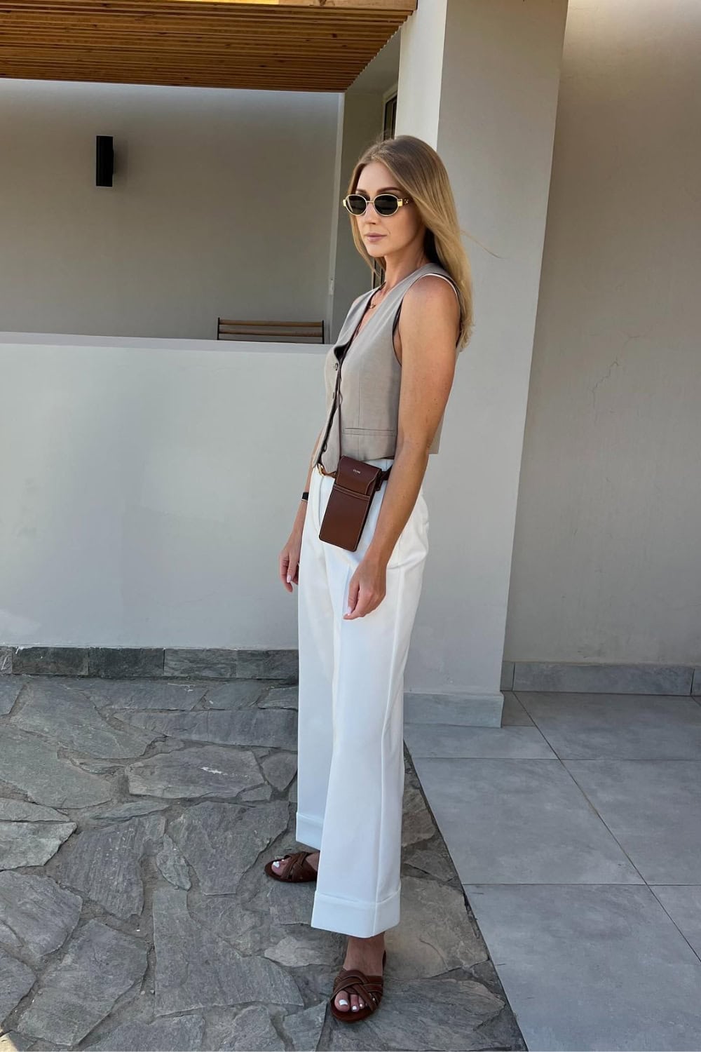 Flat slides to wear with wide leg pants