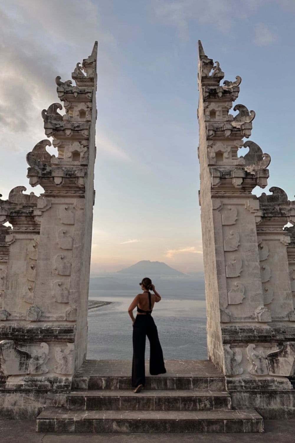 What to wear in Bali when climbing Candidasa Temple